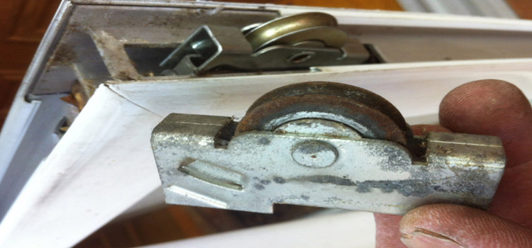screen door roller repair in Ventura